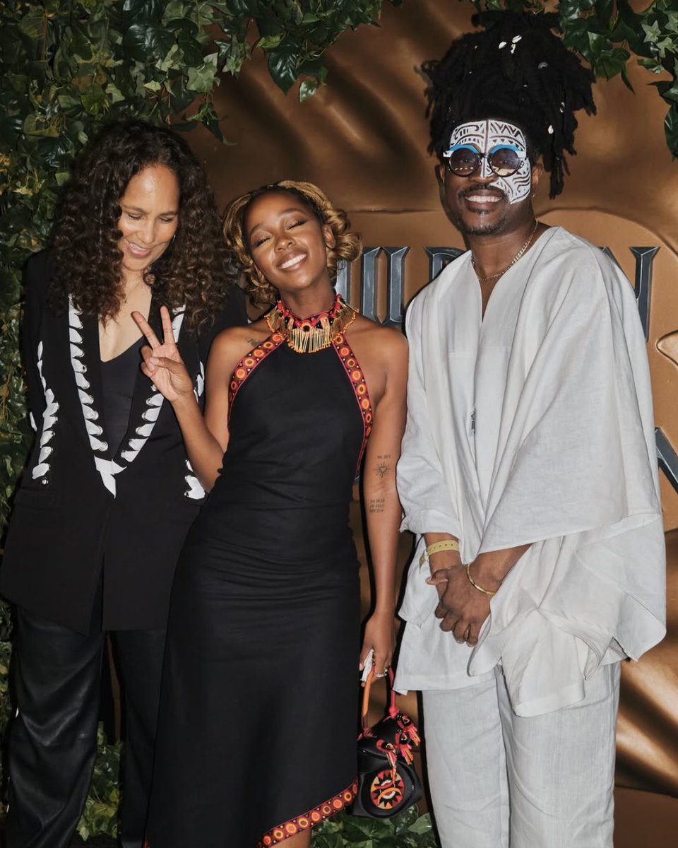 dailythuso's tweet photo. Thuso Mbedu with artist Laolu and director Gina Prince-Bythewood ✨ https://t.co/JPWltDBlzb