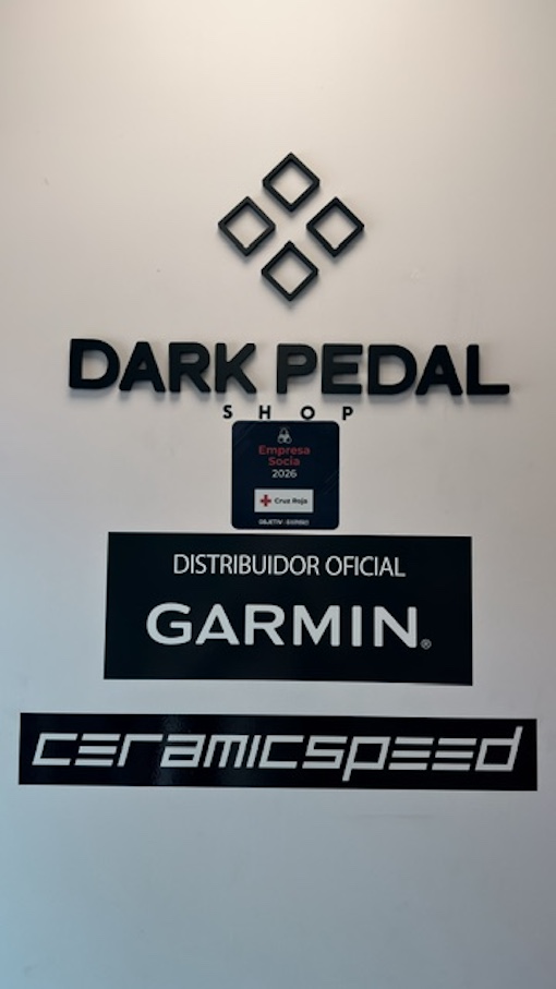 CREMalaga's tweet photo. Se siguen sumando empresas de Málaga como socias de Cruz Roja con el ánimo de apoyar nuestros proyectos frente a la exclusión social. Muchas gracias a Dark Pedal, Clínica Dental Fukident, Hola Mar Inmobiliaria y La Fábrica del Cartucho por su ayuda 🥰 https://t.co/lS72jgr9bq