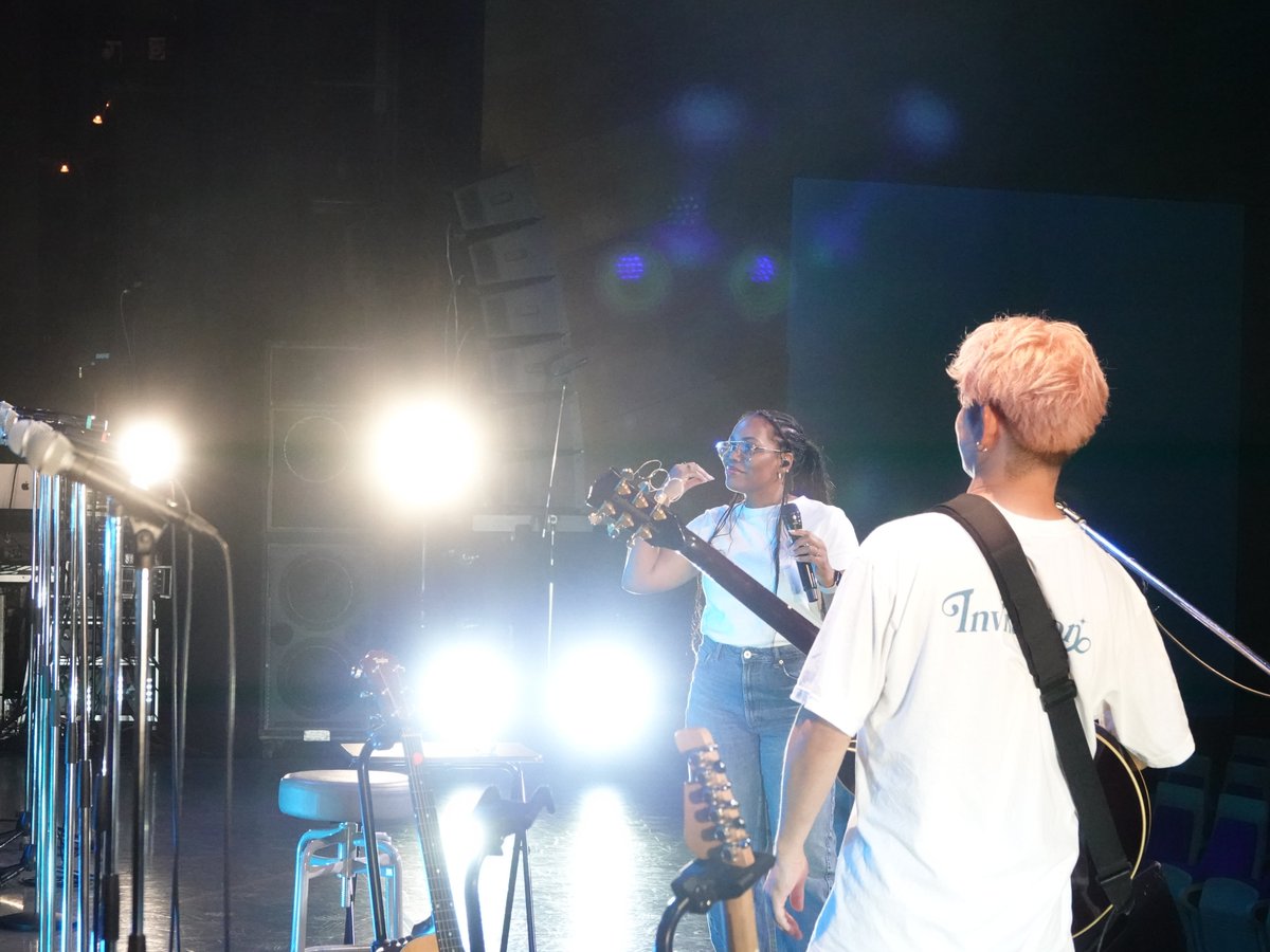 nagano_arts's tweet photo. ／
ただいまリハーサル中！
＼
8月1日㊏、2日㊐開催
「上條 頌 プロデュース スペシャル・ライブ The Music Place Vol.3」
本日よりリハーサル開始！
この公演のためだけに海を越えて集結したスペシャルなバンド。スペシャルなサウンド。
とんでもないステージをぜひ会場でお楽しみください。 https://t.co/sfp9jfJ9pX