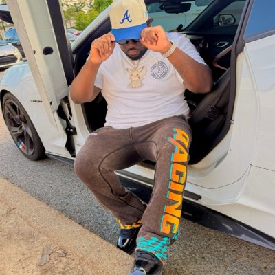 Pikachu_Camaro's tweet photo. #NewProfilePic https://t.co/ecsEVHvauS