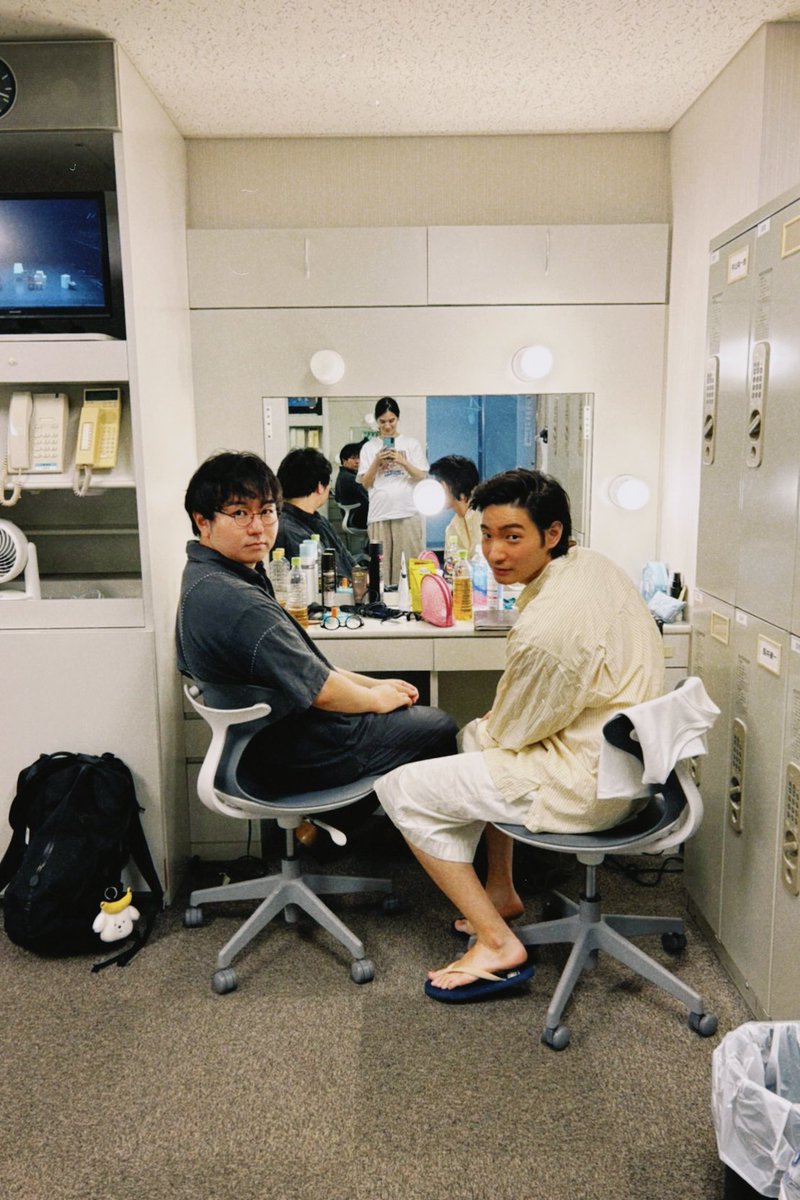 midori_1517408's tweet photo. 🔥🔥明日🔥🔥

明日『パッシング・バイ』開幕！
初日だっ❤️‍🔥
18：30開幕です！45分前に受付開始で、15分前に開場！素敵なロビーがありますので少し早めにきてのんびりお待ちを✨

終演後面会はありません🙇(出待ちしていただけたら…)
明日のチケットも8/2のチケットも下記からまだご購入いただけます！ https://t.co/RWMF7SBxV9
