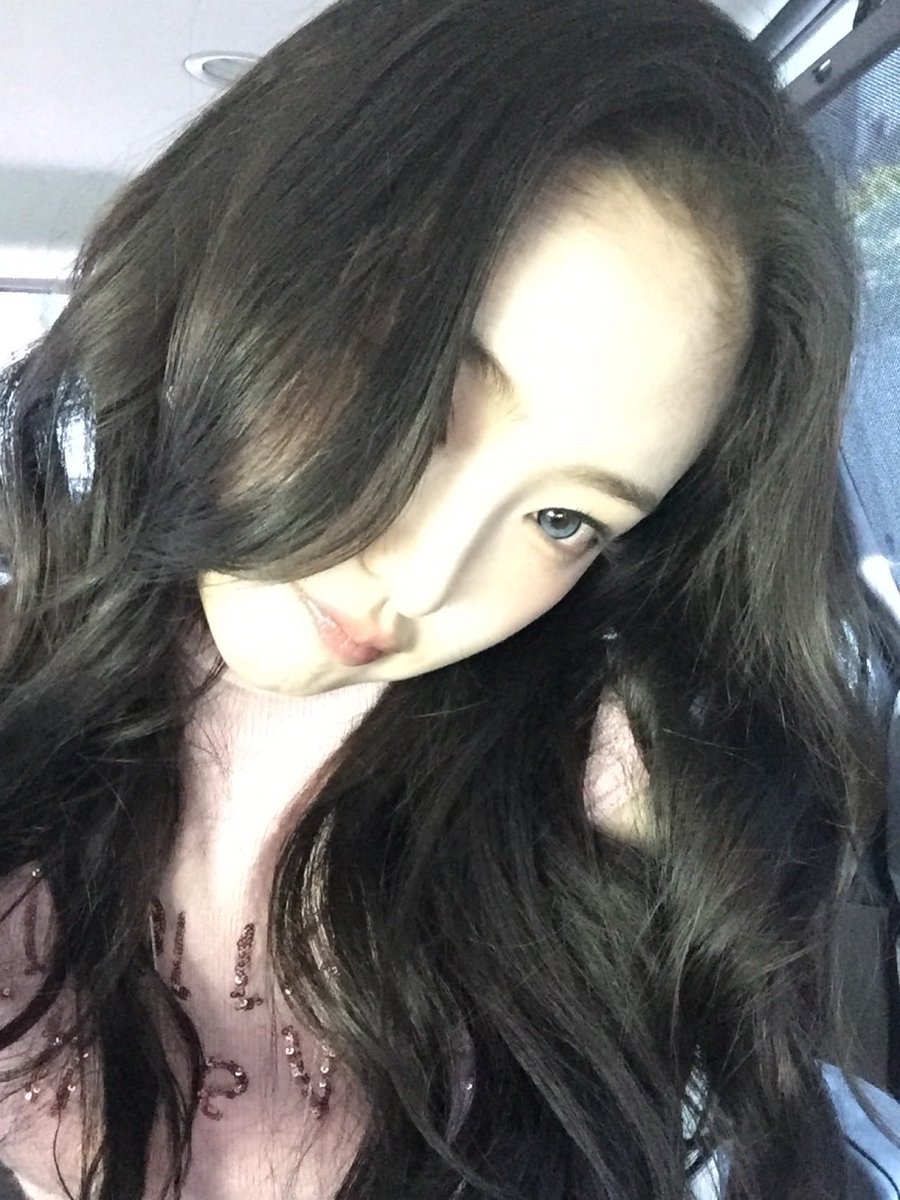 Leesolei's tweet photo. On Wednesday we wear pink (Can you see my pink shirt or is it too bright for you?) https://t.co/BRmeZ9bDzX