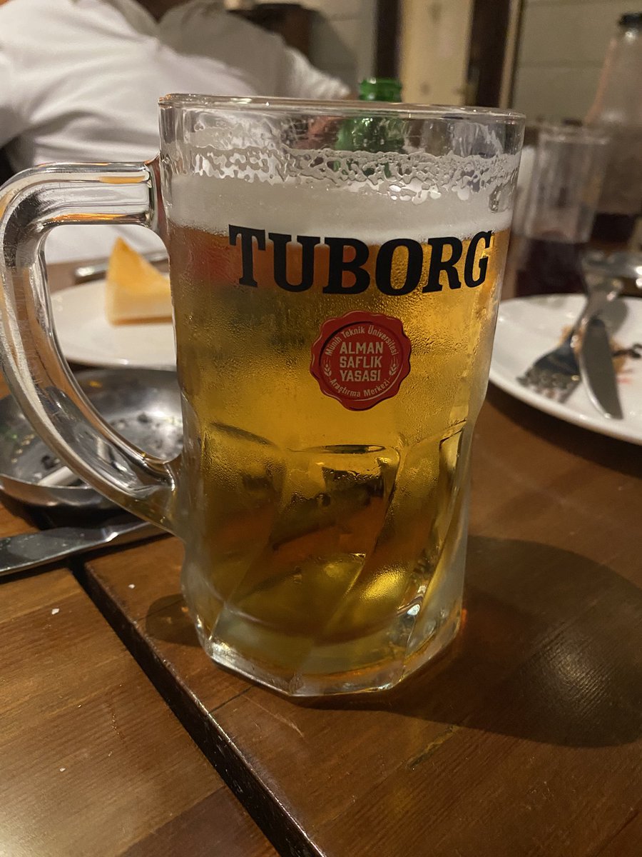 _kubracevik's tweet photo. Şuncacık buzlu bademi 400 liraya satıyorlar. Bu da en sevdiğim bira bardağı. https://t.co/iEsvUIrhlN