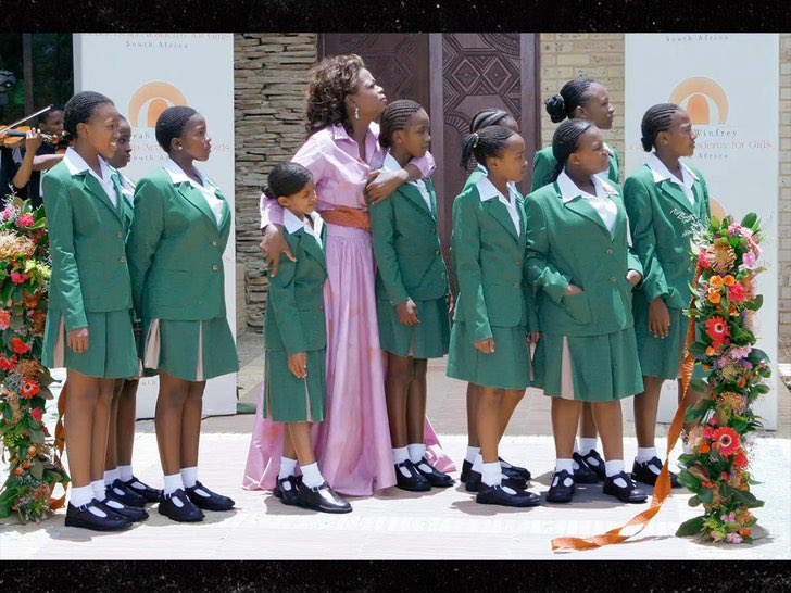 XFactor079's tweet photo. Oprah Winfrey is closing her school in South Africa https://t.co/oXbrHZccnf