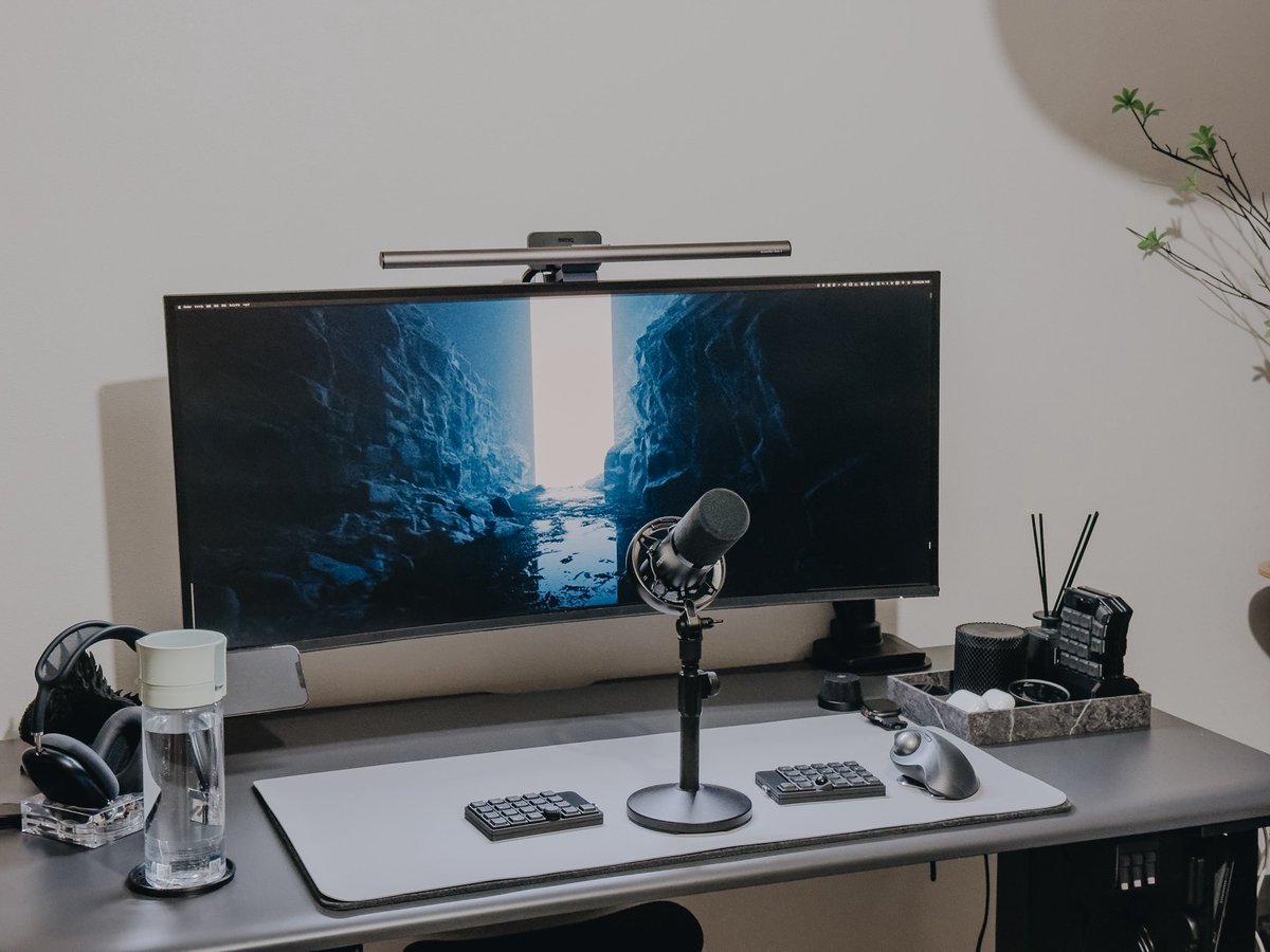 insNote_C's tweet photo. Which do you prefer, an ultrawide monitor or Studio Display? https://t.co/416yQPnoIe