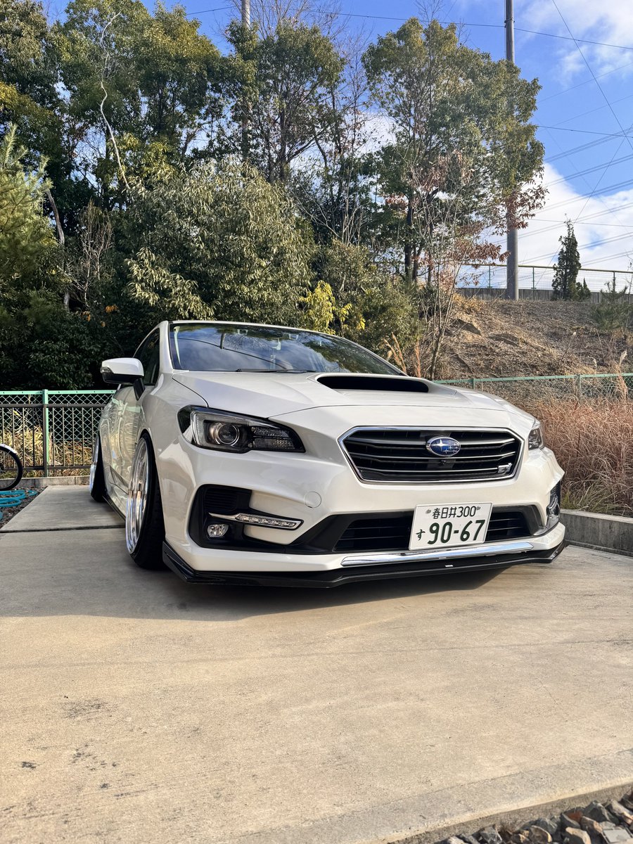 1103_VM4's tweet photo. #パーツ売ります 
レヴォーグ(VM後期)STIフロントアンダースポイラー（黒艶塗装）
・状態：取り付け状態でそこまで傷      
は目立ちませんが、底の擦り傷、小傷、小さい割れあります。
・価格：20,000円
・受渡：愛知県（手渡し）

拡散頂けると嬉しいです🙇 https://t.co/wExcbA9fvM