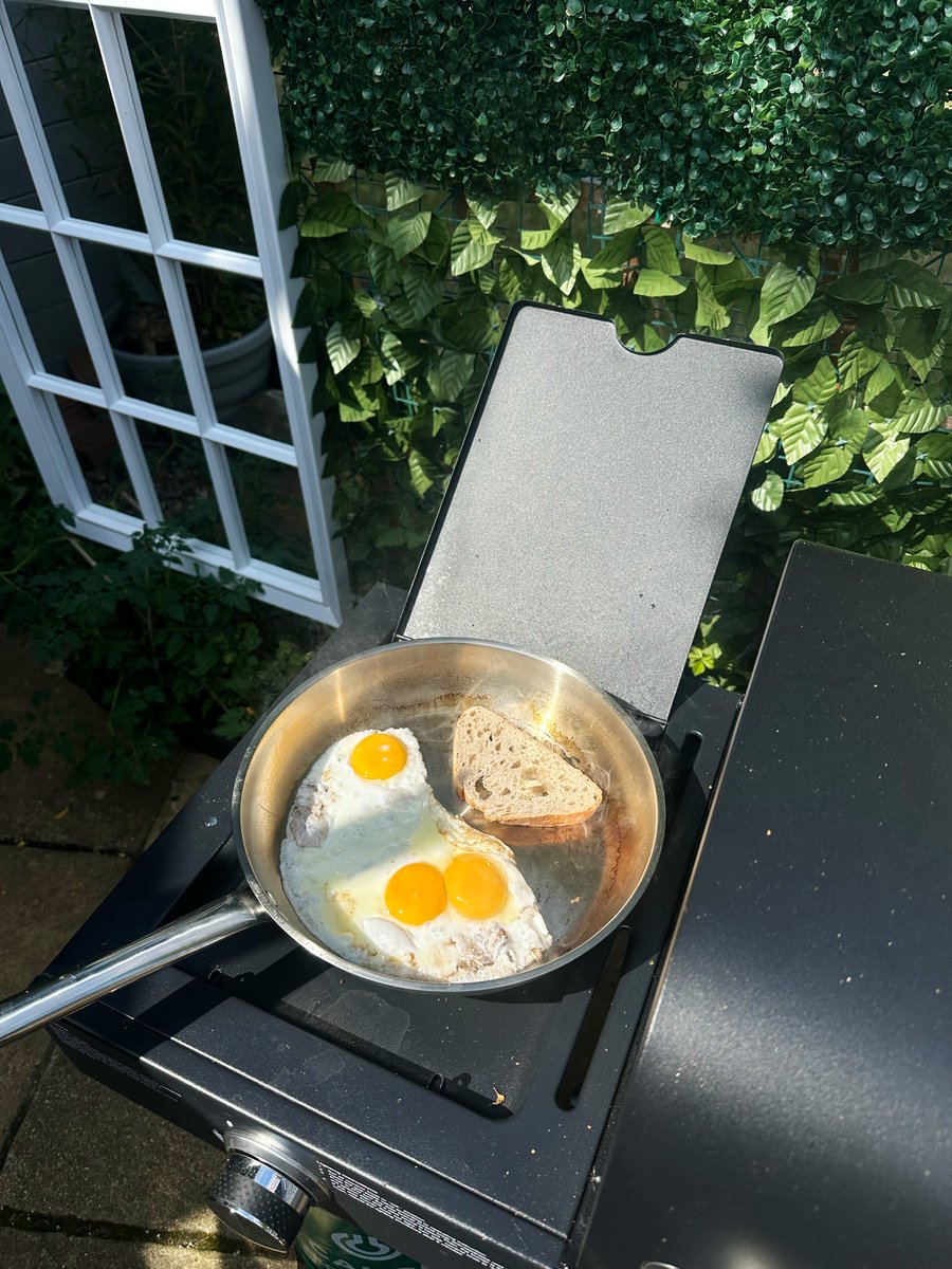 BeckHobson's tweet photo. Started cooking in the garden when possible. 

Quite a few health benefits. https://t.co/hmwJxwGO6B