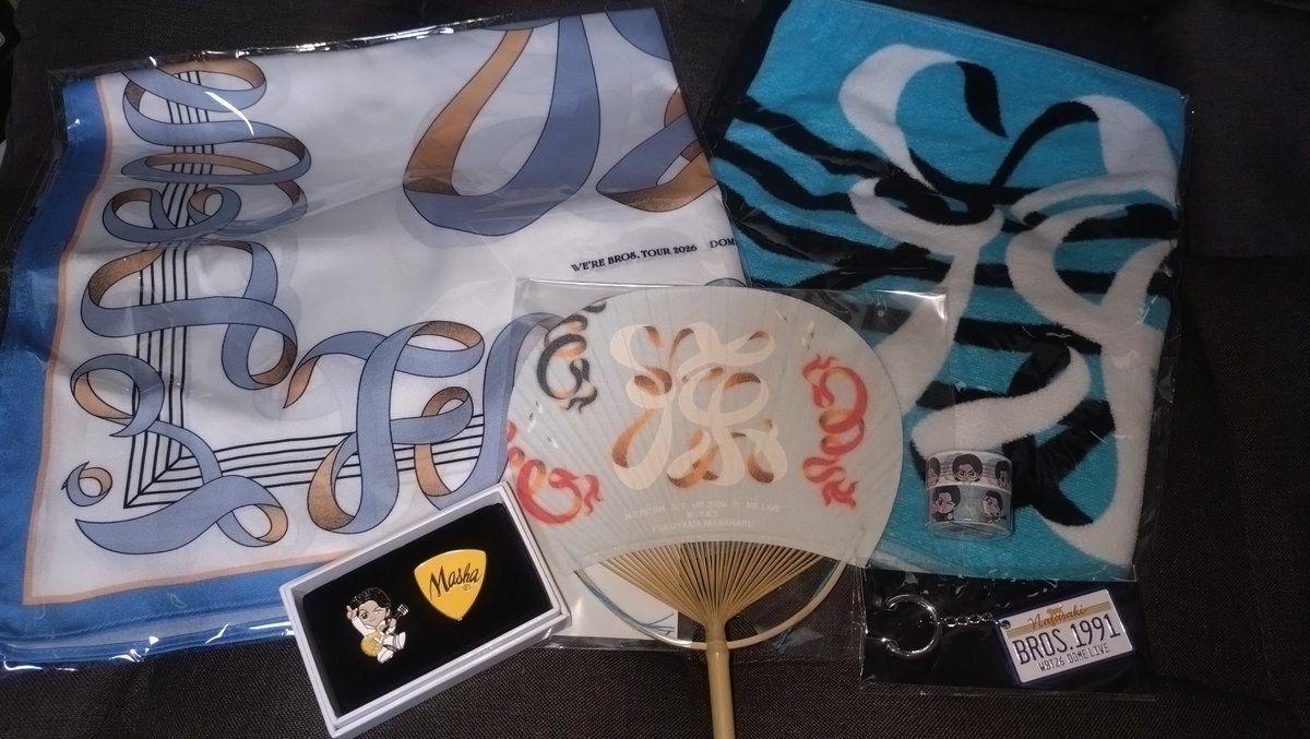 nmfnfamily's tweet photo. 予約していたグッズ届きました。
京セラ2days楽しみ💕
ちいましゃビンズ、マスキングテープ可愛い🥰
#DOMELIVE
#龍涼風至
#福山雅治 https://t.co/1epP2pUN1F