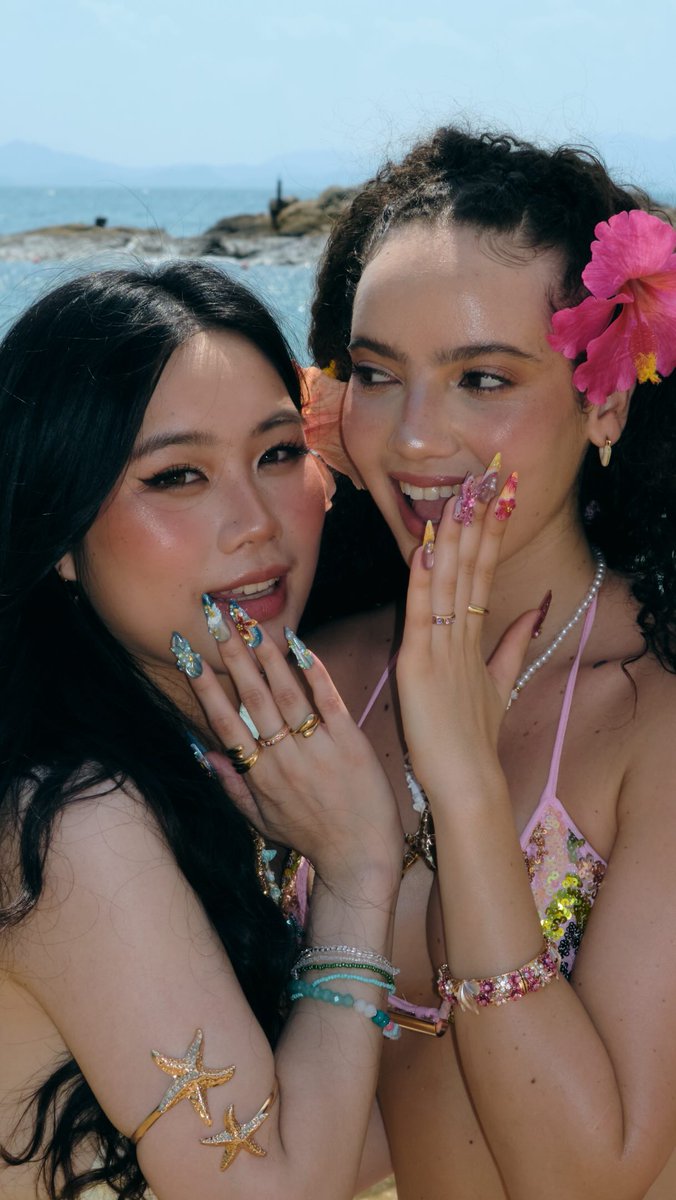 ersanailsobcb's tweet photo. Which Zara Larsson look is your fav?

#pressonnails #summernails #midnightsun #nailsnailsnails #nailsinspo https://t.co/7YxAW1JqmY
