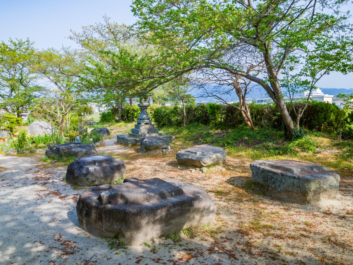 Oriontour's tweet photo. ＼世界遺産めぐりの旅へ🏛️✨／

先日、#世界文化遺産 に登録された
「#飛鳥・藤原の宮都」

1300年以上の歴史が息づく奈良へ、
この夏は歴史を感じる旅に出かけませんか？🍃

✈️飛行機＋ホテルで気軽に奈良へ！
世界遺産めぐりの旅を楽しもう♪
特集はこちら👇
https://t.co/UP2QYHenmQ
#奈良 #関西 https://t.co/oZZk0TkYfn