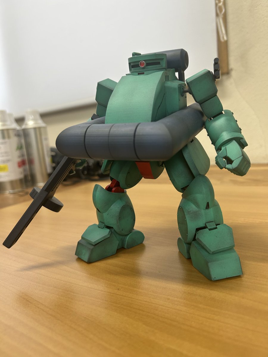 aisu01's tweet photo. みんな大好きムルディア・ファッティーの水上戦仕様完成です
前に設計したムルディアファッティーに浮袋(ハイドロジェット付きフロート)を付けて再設計したのを３Ｄプリンターで作りました
#ボトムズ https://t.co/jrZSnvltzg