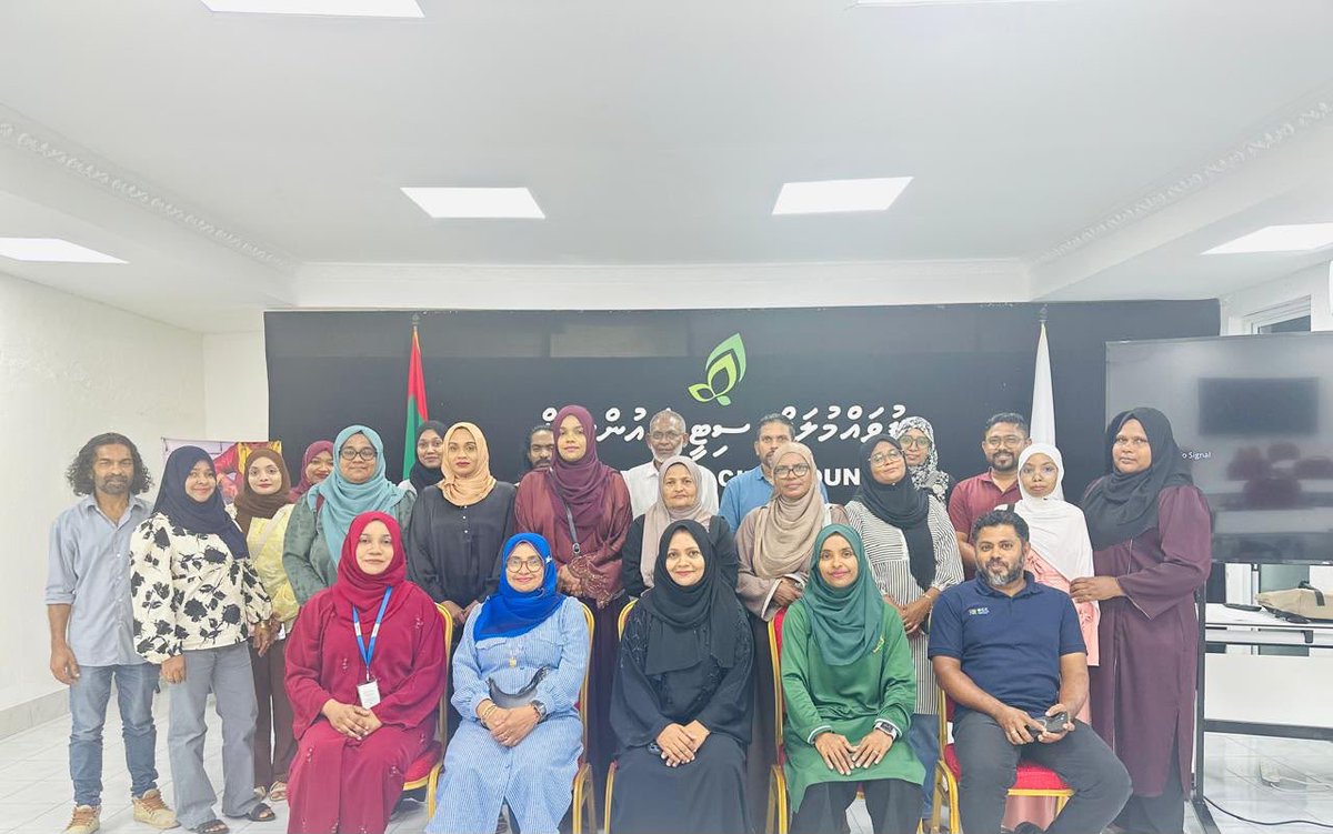 BCC_mv's tweet photo. Business Center Fuvahmulah conducted a BCC introductory session, providing participants with an overview of the services offered by Business Center Corporation, information on the upcoming Hiyala Market, and participation opportunities for the Maldives Business Expo 2026. https://t.co/JoHdiIU18a