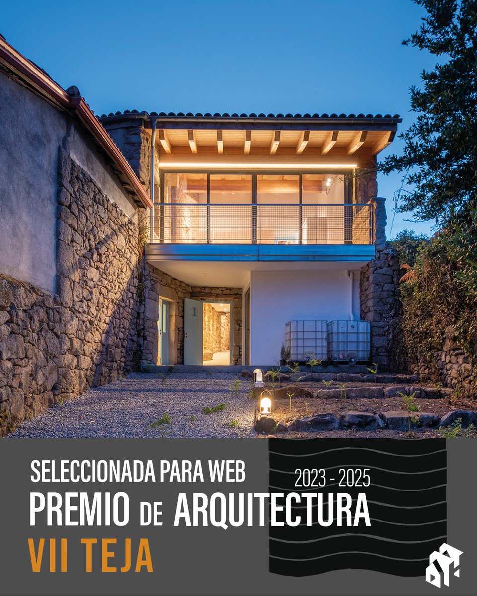 Hispalyt's tweet photo. La rehabilitación de estas 5 viviendas en Parada de Sil (Orense) firmada por PLP Atelier fue inscrita en la categoría de Rehabilitación en el Premio de Arquitectura de Teja de Hispalyt 2023-2025, y resultó seleccionada para la web. La rehabilitación Fondodevila nace como una iniciativa del Concello de Parada de Sil, resuelta a través de concurso de proyectos, con el objetivo de fijar población en el municipio, reactivar la economía local y luchar contra el éxodo rural.

Los muros de piedra existentes se convierten en el esqueleto vertebrador del proyecto, configurando los nuevos espacios a su alrededor. Se decide respetar los huecos de fachada con sus dimensiones originales, y contrarrestar la escasa luz natural previa con la apertura de lucernarios en la nueva cubierta.

🏠 @VereaTejas
📸Héctor Santos-Díez

El Acto de Entrega de los Premios de Arquitectura de Hispalyt, celebrado el pasado 4 de junio en La Casa de la Arquitectura, ya está disponible en vídeo. No te pierdas la ceremonia completa en nuestro canal de YouTube: https://t.co/Wp6pTAYs2I

Inspírate con los proyectos ganadores de esta edición de los Premios de Arquitectura de Hispalyt. Consulta todas las obras premiadas en la web: https://t.co/loinK06sMx 👏

#juevesdearquitectura #PremiosArquitecturaHispalyt2025