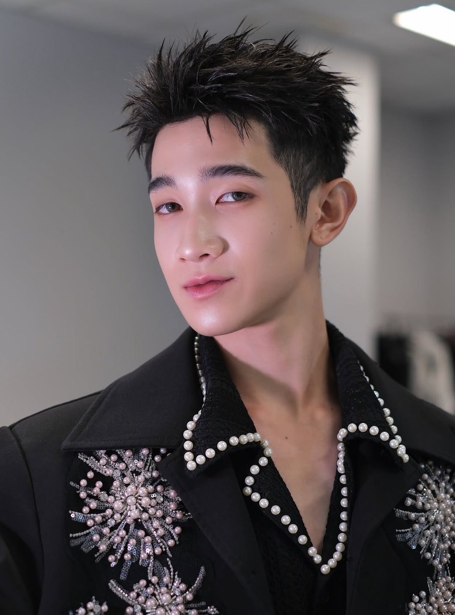 judieseiei's tweet photo. รุ้กันคับโบร๋ 2027 ไม่มียืนกลางต้องมีคนเจ็บ https://t.co/sheRBYfjlb