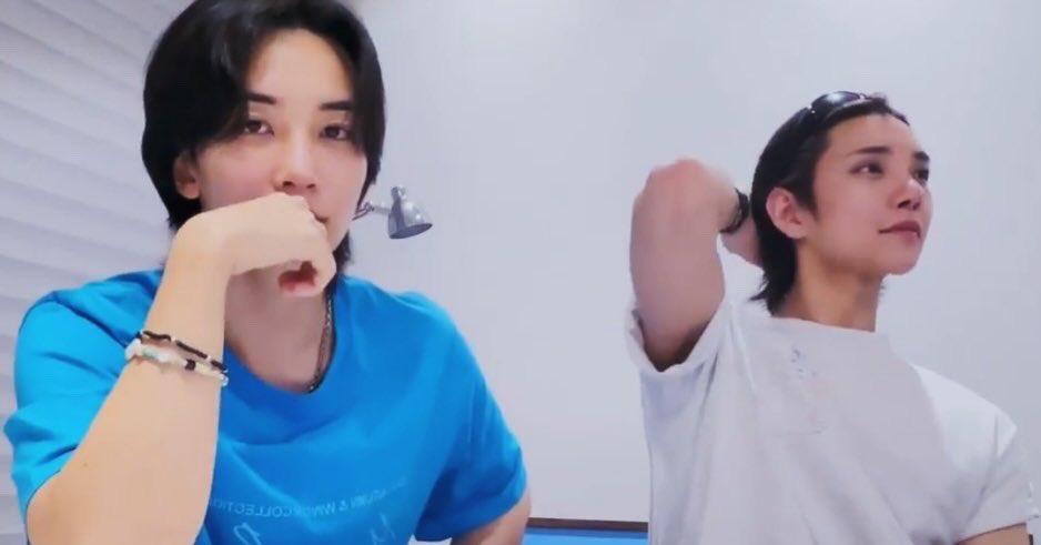Marian_Perez9CA's tweet photo. 🩷💙✨
#Jeonghan #Joshua #Seventeen #WeverseLive @pledis_17 https://t.co/iMd4zZMekE