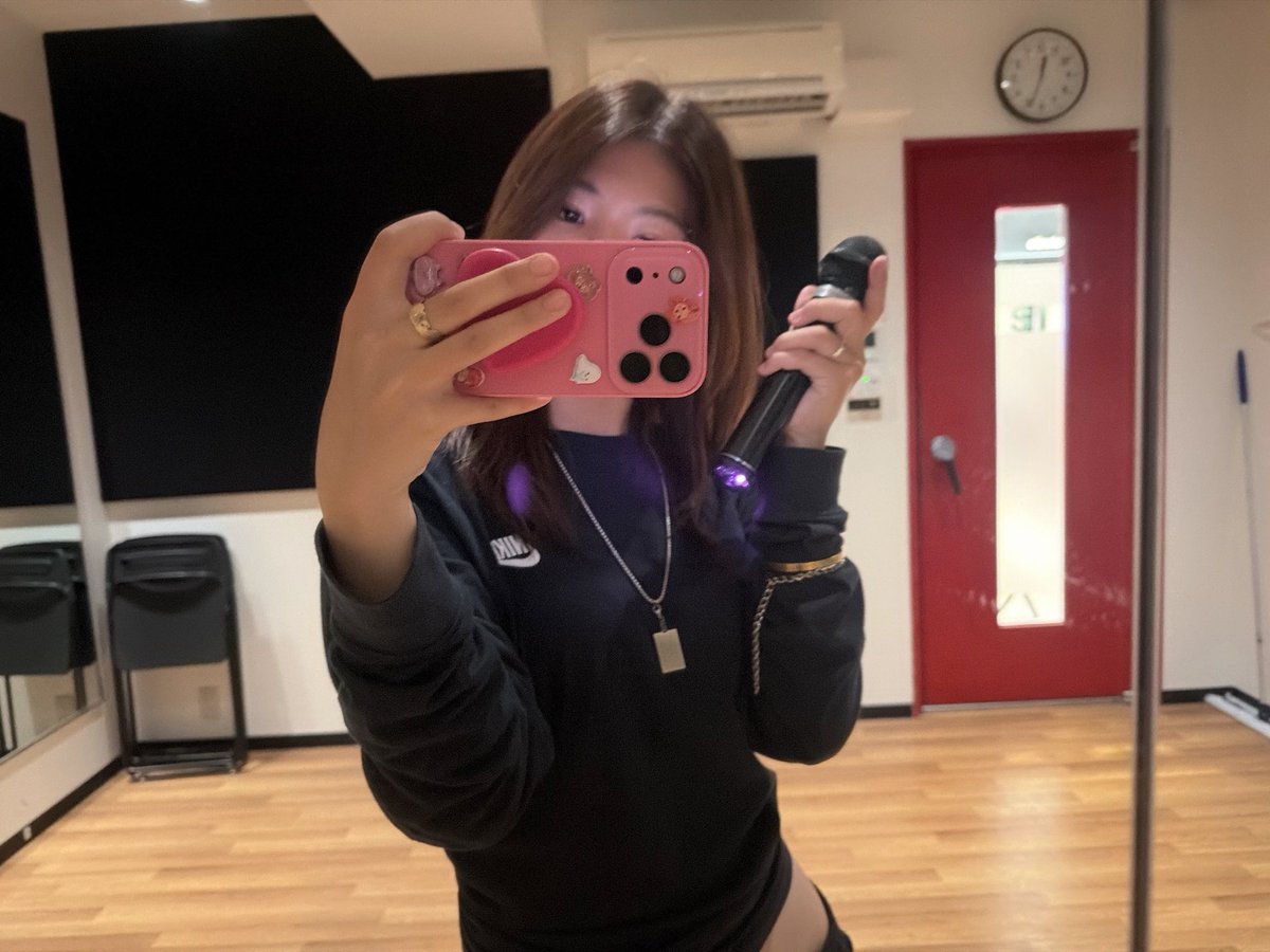 IREiUS_Minami's tweet photo. こんにちは·͜· ♡

深夜練終わって家に帰って
6時間寝続けてました💁🏻‍♀️笑

練習すればする程、何が正解なのかよく分からなくなってきてとっても悔しい気持ちでいっぱいです。🌀

残りの期間でどこまで詰められるか
自分との戦いです🏋🏻‍♀️

そして、声が出ない🗣< 。 https://t.co/97UVTJVvxS