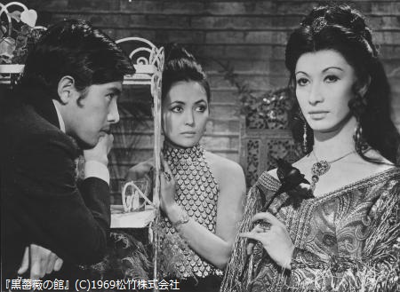 shin_bungeiza's tweet photo. ＿＿＿＿＿＿＿＿＿＿＿＿＿＿＿＿＿＿＿
追悼・美輪明宏　その美、永遠に狂おしく
￣￣￣￣￣￣￣￣￣￣￣￣￣￣￣￣￣￣￣
🗓️9/1(火)~6(日)
💸一般1500円、各種割引1100円
⚠️2本目割対象ではござい��せん。ご了承ください。
 ┈┈┈┈┈┈┈┈┈┈
●『黒蜥蜴』（1968）
監督：深作欣二　共演：木村功、三島由紀夫
 
●『黒薔薇の館』(1969）
監督：深作欣二　共演：田村正和、川津祐介
┈┈┈
#新文芸坐 #名画座 #映画 #池袋