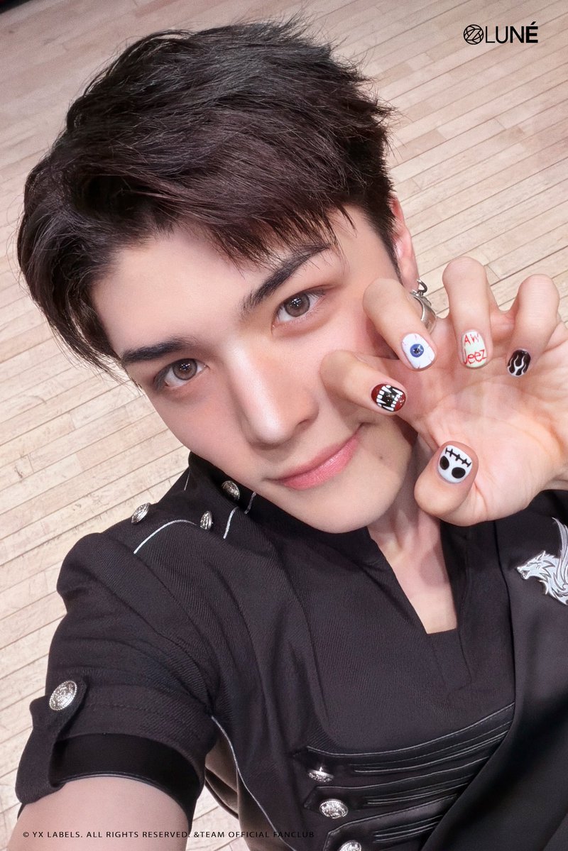 2MAK17OVE's tweet photo. 'We on Fire' Selfies #마키🐾 

(4/7)

#MAKI #マキ #andTEAM #andTEAM_MAKI https://t.co/ZnODBuoXng