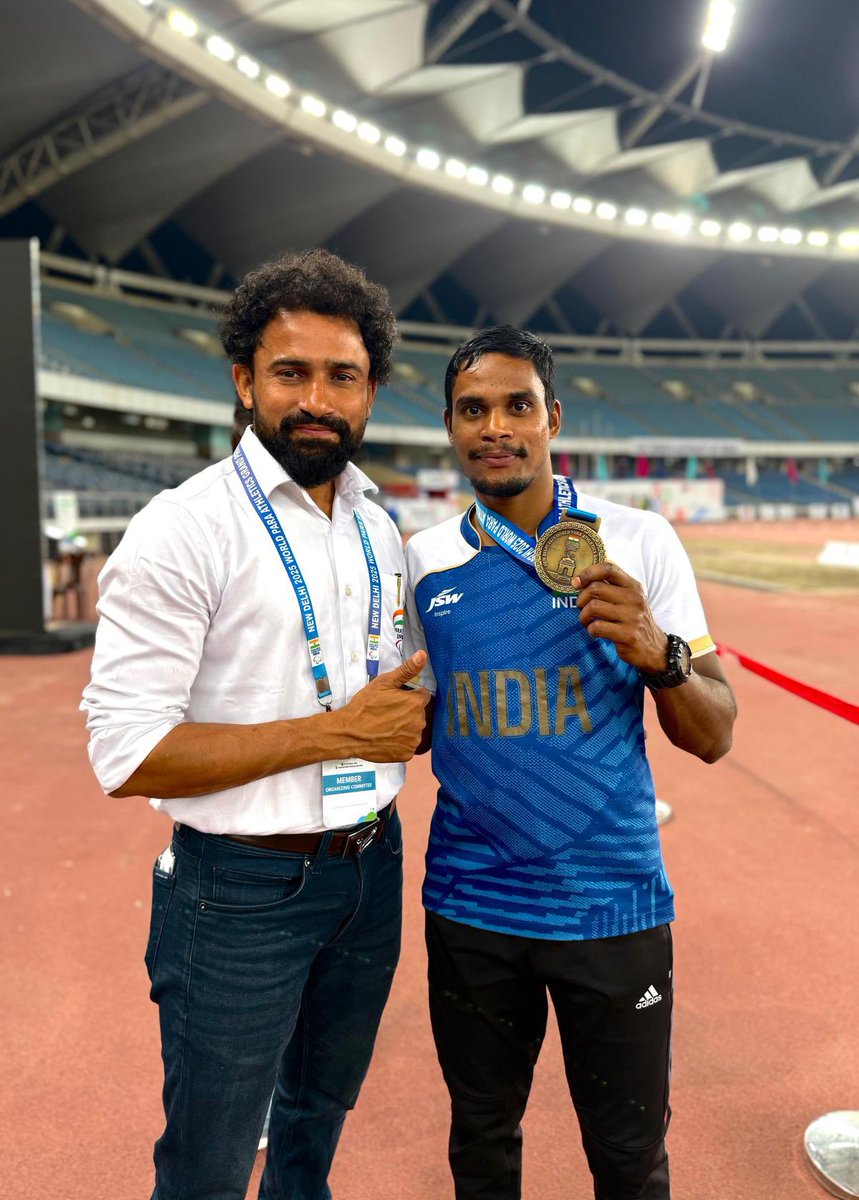 TheKhelIndia's tweet photo. MEET 25-YEAR-OLD DILIP GAVIT 🇮🇳🥹

Born into an impoverished tribal family in a remote village of Maharashtra, Dilip’s life changed forever after an accident led to the amputation of his right arm.

With no proper medical care and six children to feed, he grew up believing he would one day have to beg for a living.

Then, at the age of 11, a coach named Vaijnath Kale saw him running barefoot in torn clothes.

He didn’t just see an athlete.

He didn’t just see talent. He saw a child who deserved a chance.

Kale took Dilip home, raised him like his own son, fed him, educated him, and trained him. He even made Dilip compete against able-bodied athletes so he would never see himself as “less than anyone.”

Today, on Guru Purnima, Dilip Gavit gifted his coach the greatest thank you possible.

He became India’s first-ever Commonwealth Games Para Athletics Gold Medallist, ending a 20-year wait for an Indian Para Athletics medal at the Commonwealth Games🥇🇮🇳

Some victories are far bigger than medals.

This is one of them. 🫡❤️