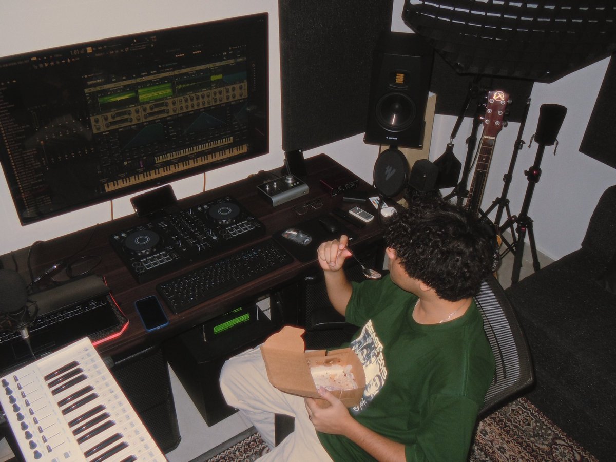 coneralpex's tweet photo. Hey Coner, whereuat,,, 🎲'es kitchen 

#edm #edmproducer #electronicmusic https://t.co/4Q3EIaW5Ml
