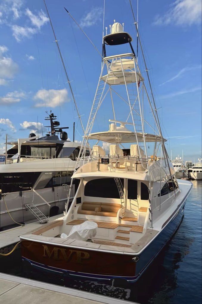 lindaworkspace0's tweet photo. 🤩🤩🤩Sexy boat 39ST contender built for a @FB MARINE GROUP client 5 years ago She’s been MARINE GROUP maintained allowing her to be free WOT and offers epic performance on the water https://t.co/Byc6HD9NRO