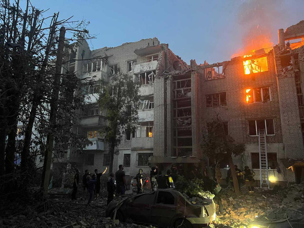 saintjavelin's tweet photo. 26 people have now been reported injured following Russia’s missile strike on Lviv. Children are among the victims, and 15 people have been hospitalized.

Russia launched 22 missiles at the city.

The attack damaged more than 20 residential buildings, two kindergartens, and a school. One residential building suffered a direct missile hit.