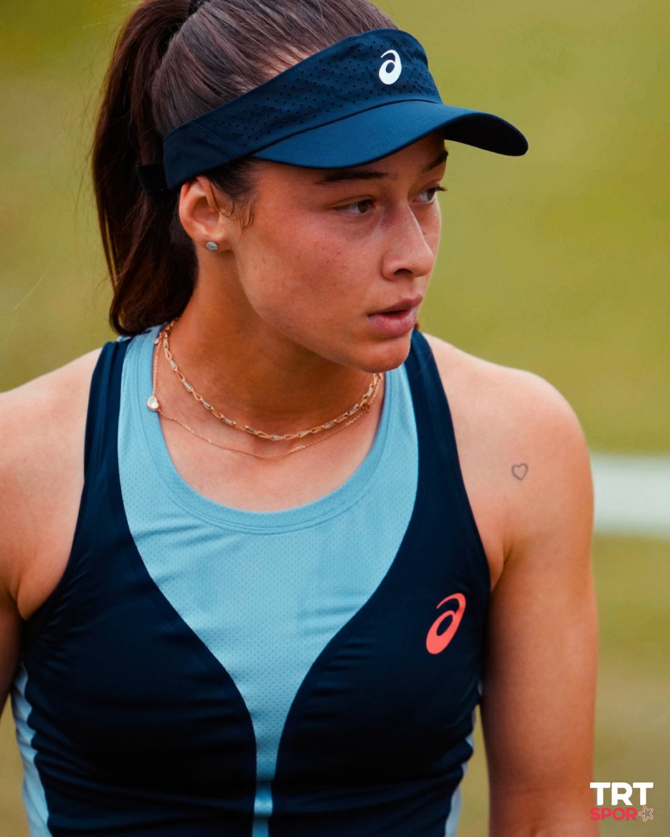 trtsporyildiz's tweet photo. 🇹🇷🎾 Zeynep Sönmez, Memphis Klasik Kadınlar Tenis Turnuvası'na ikinci turda veda etti.

📌 Milli sporcumuz, ABD'den Elvina Kalieva'ya 6-3, 5-7 ve 5-7'lik setlerle 2-1 yenilerek turnuvadan elendi. https://t.co/y7hK8yYVqm