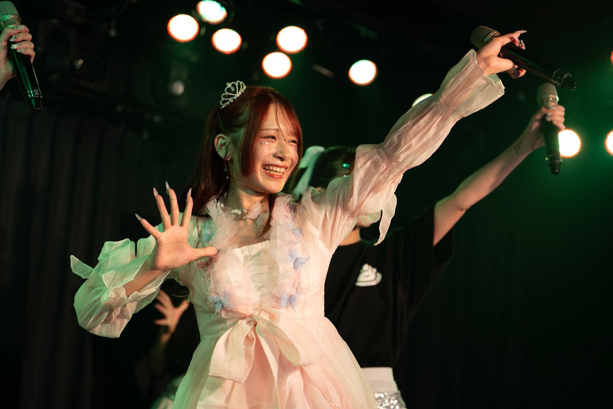 4jicom_official's tweet photo. ＼✨🩵満員御礼🩵✨／

『深冬るな卒業公演』
ご来場いただきありがとうございました🩵

“一等星のキラメキをこの手で掴み取るのが今だから”

4次元コンパス加入から2年と1ヶ月、
沢山のキラメキをありがとう。

キラメキアイスブルー担当
深冬るな
2024.06.22-2026.07.29

#よじコン #4次元コンパス https://t.co/YQik3g7nBS