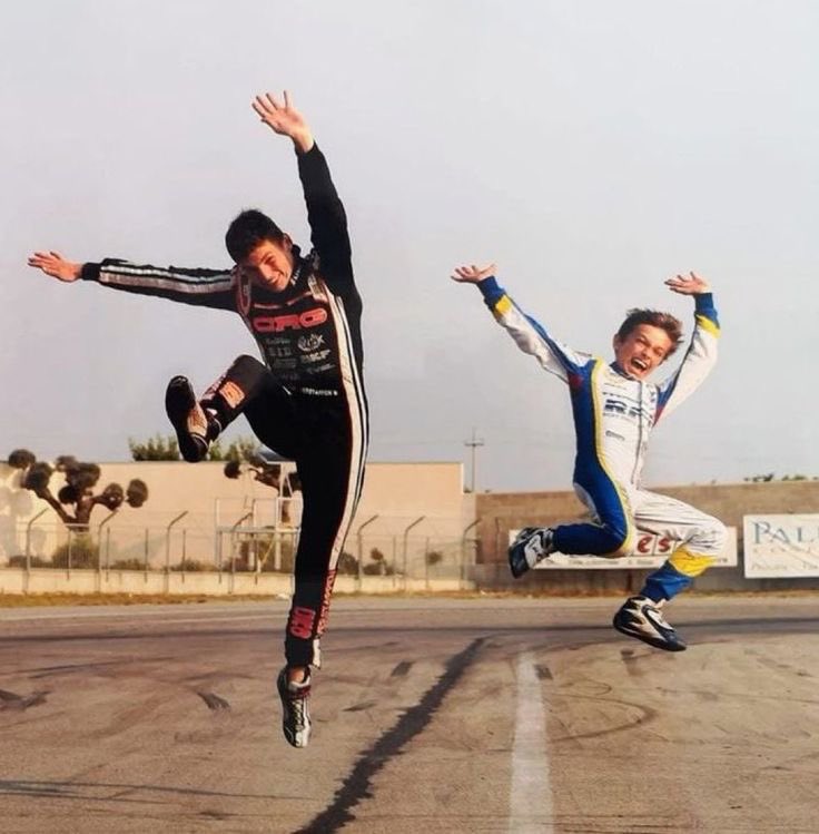cantverstopim's tweet photo. Do you think the photographer’s daughter made him watch High School Musical one too many times bc genuinely what is with all the jumping https://t.co/Juf5tIpD0a