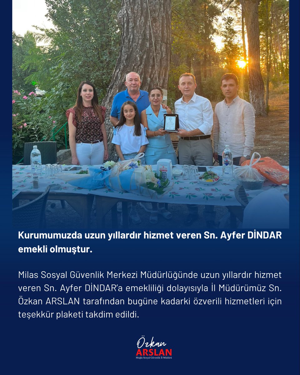SgkMugla's tweet photo. Milas Sosyal Güvenlik Merkezi Müdürlüğünde uzun yıllardır hizmet veren Sn. Ayfer DİNDAR’a emekliliği dolayısıyla İl Müdürümüz Sn. Özkan ARSLAN tarafından bugüne kadarki özverili hizmetleri için teşekkür plaketi takdim edildi. https://t.co/t7oduvDW85