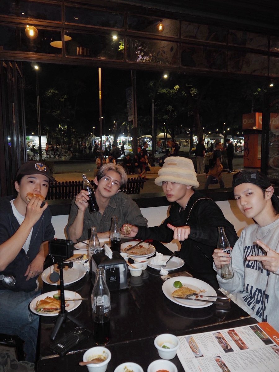oneoreight__'s tweet photo. [📺] #1OR8_イチバチ

 『イチバチ！ -東京から世界へBET-』
ご視聴ありがとうございました！ ✨

#3 Fort Worth・Mexico編いかがでしたか？
#1OR8_イチバチ で感想をシェアしてください！

Hulu・TVer・日テレTADAで見逃し配信があります！
繰り返し何度でもお楽しみください！🔥

▼番組詳細はこちら
https://t.co/sWvMdkJ3aS 

#イチバチ #1OR8_イチバチ
#ONEOREIGHT #GATHER
#1OR8_TOUR_GATHER