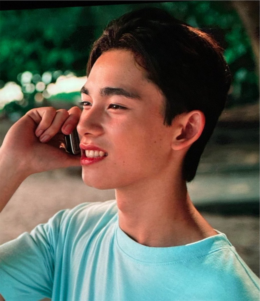 teenniiz36_'s tweet photo. พี่รวบรวมความกล้ามาก 
อยากจะบอกว่า แกเป็นออกัสได้ดีจังเลย แกเก่งมากเลยนะ แกไชน์ในด้านการแสดงมากๆ Ep1ทำให้ตกหลุมรักออกัสอย่างไง อีพีสุดท้าย ก็ทำให้พี่โคตรเศร้าเลย ที่ต่อจากนี้ทุกพุธมันจะไม่มีออกัสให้พี่ดูแล้ว พี่รักตัวละครนี้มากๆ ตัวละคนที่เดินเข้ามาในใจ มาเป็นความสุขของพี่ ในวันที่พี่เหนื่อยท้อกับอะไรหลายๆอย่างในชีวิต รวมถึงจัสด้วยนะ พี่ก็ไม่รู้มันถึงขั้นรักแกไหม แต่พี่ยังอยากเห็นแก อยากรู้ความเป็นไป อยากมมีโอกาสได้ซัพพอร์ตแกอีกนะ แข็งแรงเมื่อไหร่ กลับมาเจอกันนะ รอดูรอยยิ้มของแกเหมือนเดิมเลย โคตรคิดถึงเลยโว๊ยยยย @justinmmoir