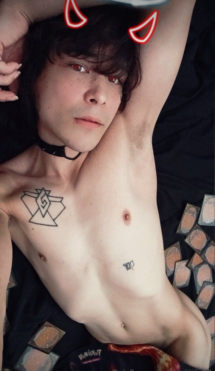 Joeylittle69's tweet photo. Who wants to use me as a mat to play mtg??? 🫣🥺🥺🥺🥺 https://t.co/eJkPzNZ2Ll