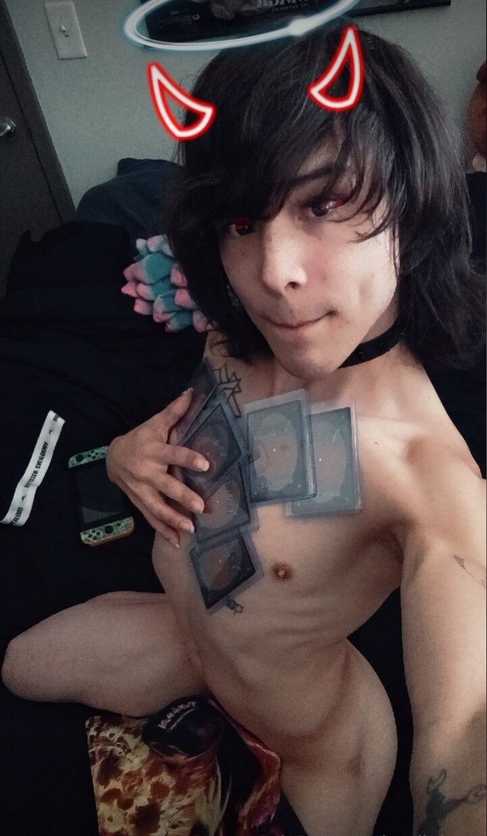 Joeylittle69's tweet photo. Who wants to use me as a mat to play mtg??? 🫣🥺🥺🥺🥺 https://t.co/eJkPzNZ2Ll
