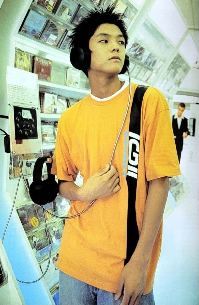 TheTimmiWay's tweet photo. Korean fashion in the 2000s 🔥 https://t.co/h20vv9m2TT