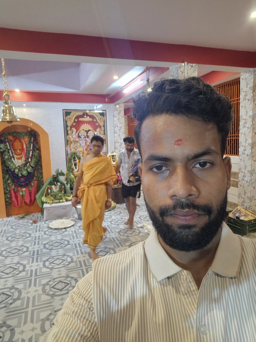 rudrakshavidit's tweet photo. On the occasion of Guru Purnima, I got the opportunity to have divine darshan of Lord Shiva, Ram, Hanuman and other deities in varanasi.  🕉🙏📿 https://t.co/giSO9pcdcq