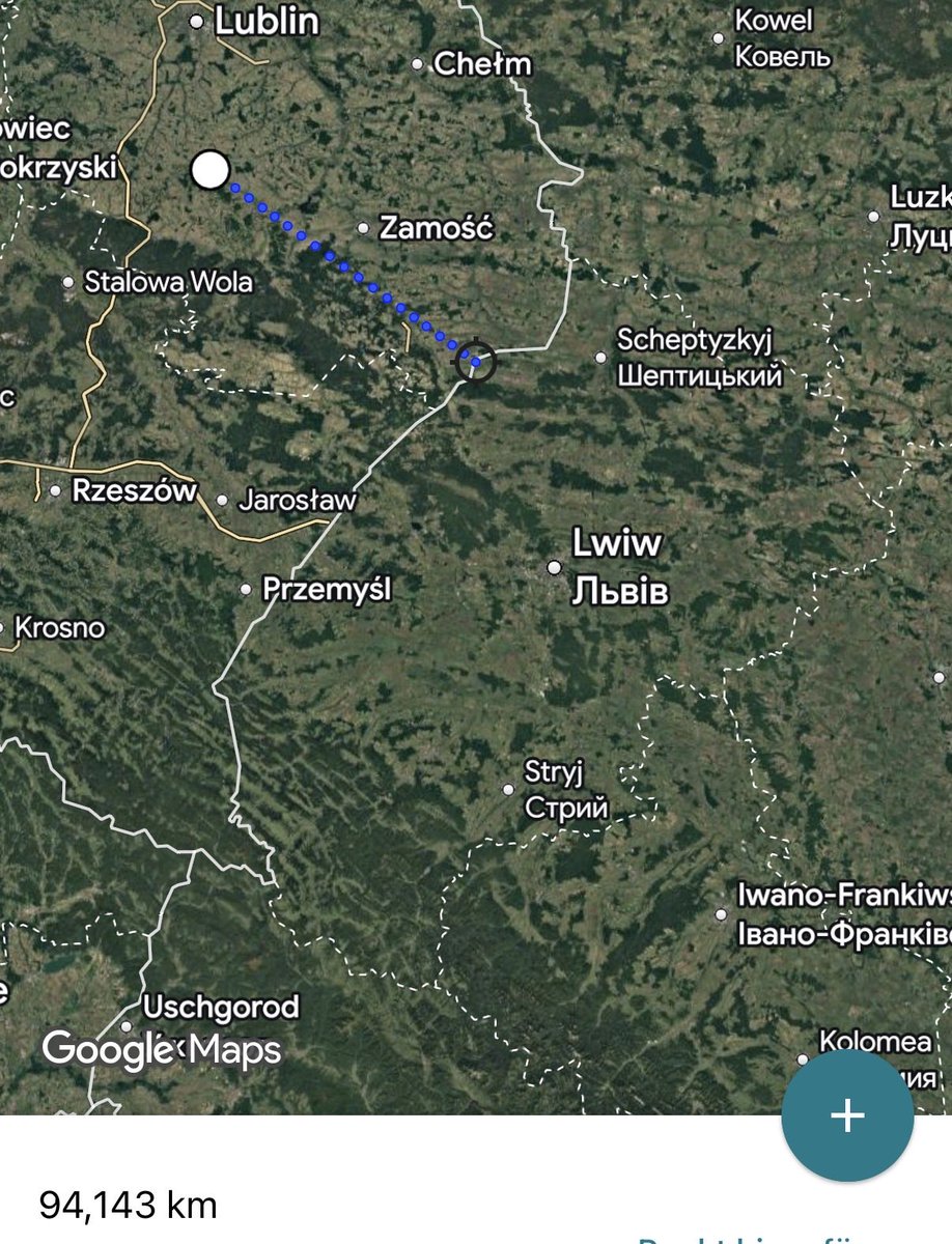 JulianRoepcke's tweet photo. Bestätigt: Ein russischer Marschflugkörper ist 94 km in @NATO Luftraum eingedrungen und auf einem Feld südlich von #Lublin in Polen explodiert.

🚨Wir hätten den Angriff abwehren können, wenn wir unsere Kapazitäten zur Verteidigung des westukrainischen Luftraums nutzen würden.

➡️Wie würde Russland wohl reagieren, wenn wir „versehentlich“ aus Finnland kommend, den Raum Sankt Petersburg bombardieren würden? Etwa dieselbe Entfernung von der Grenze …

➡️Was für ein Irrsinn, dass wir der russischen Armee all ihre Angriffe auf uns straflos durchgehen lassen.
