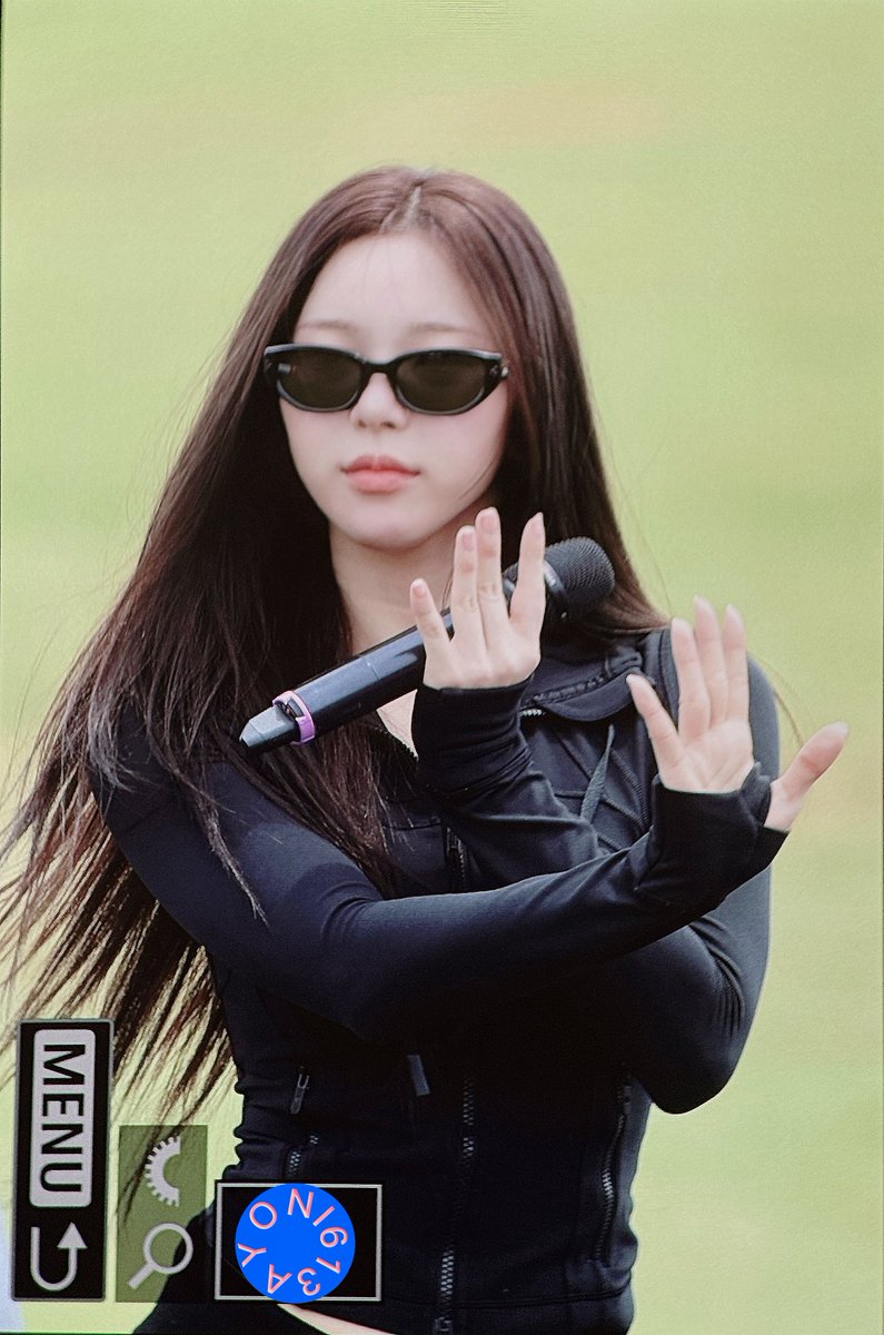 ayoni613's tweet photo. 260730 IBF리허설 프리뷰

😎

#아연 #ayeon
#젠블루 #GENBLUE #幻藍小熊 
#BADASS #MIRROR 
@GENBLUE_ten https://t.co/8kTadyI0Bb