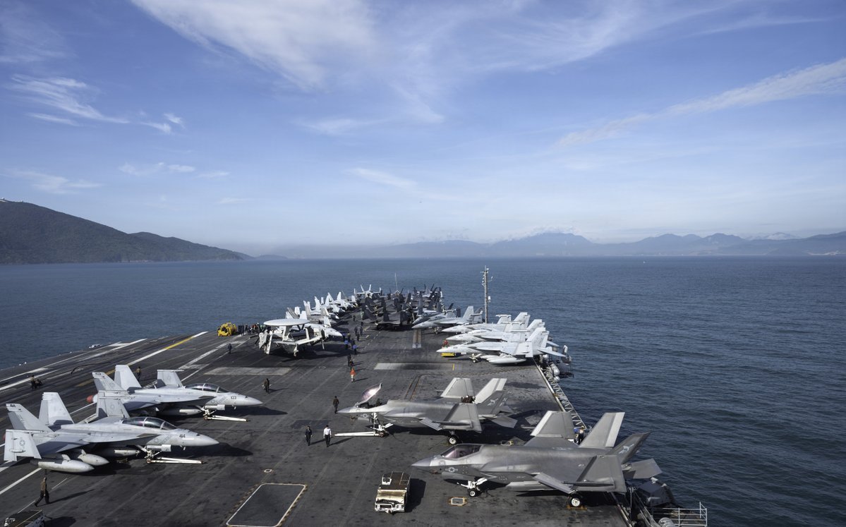 Strengthening partners. 🇺🇸🤝🇻🇳

@GW_CVN73 arrives in Da Nang, Vietnam.

Read more:https://t.co/W7iDmQMetN

#AlliesandPartners | #US7thFleet

@USPacificFleet https://t.co/QRycXvpHGt