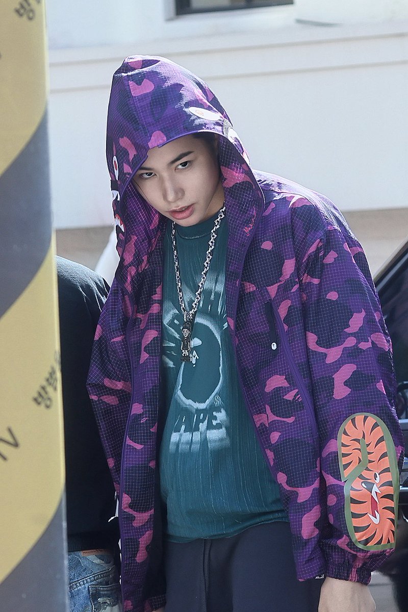 M1A4uuu's tweet photo. 260730 베이프 출근

#LNGSHOT #롱샷
#LOUIS #루이 https://t.co/vWRJJYdiTs