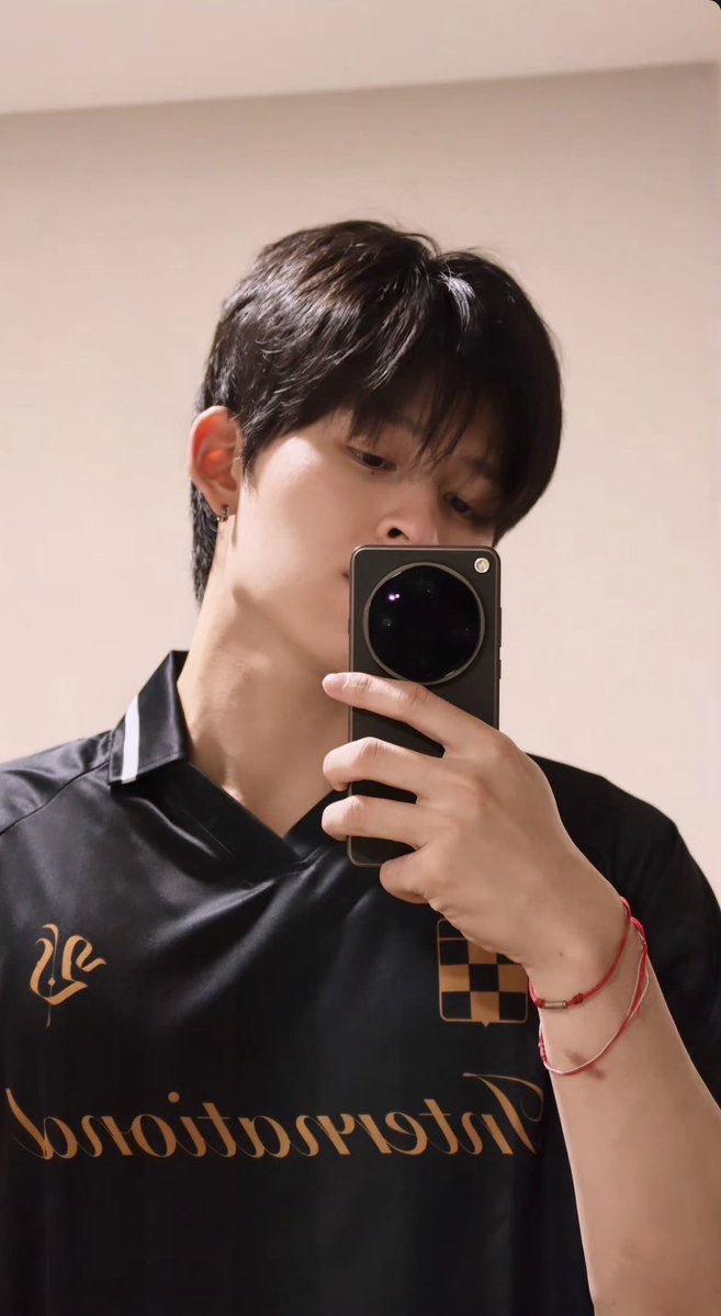 shjqirg's tweet photo. มีใครสนใจ pre-order เสื้อ jersey สจลกับเค้ามั้ยขอเช็คประชากรหน่อยถ้าสนใจเยอะเดี๋ยวมาเปิดอีกโพสต์คับ🥹
#ppnaravit 
#ตลาดนัดgmmtv #ตลาดนัดปอนด์ภูวินทร์ https://t.co/YeWxQf6XVE