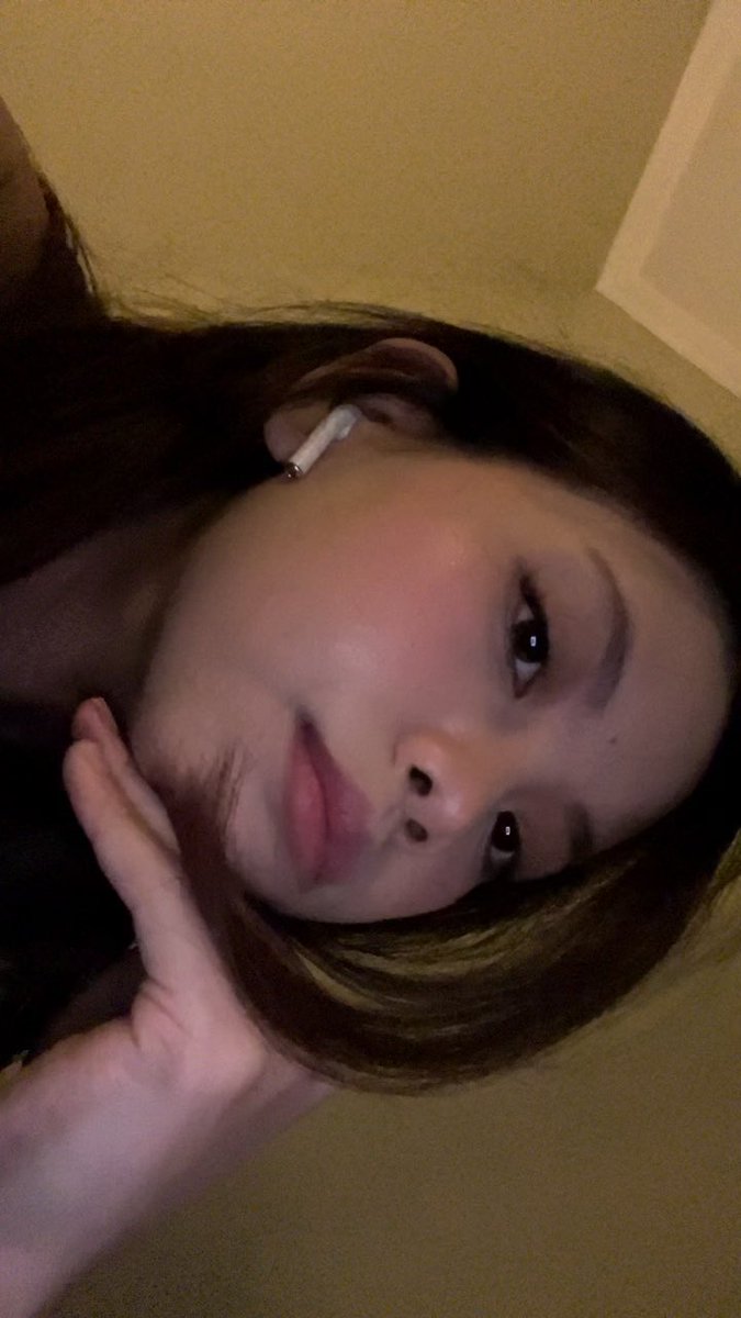 xeusouxee's tweet photo. mukanya 🤓 https://t.co/xYQOeKSxNO