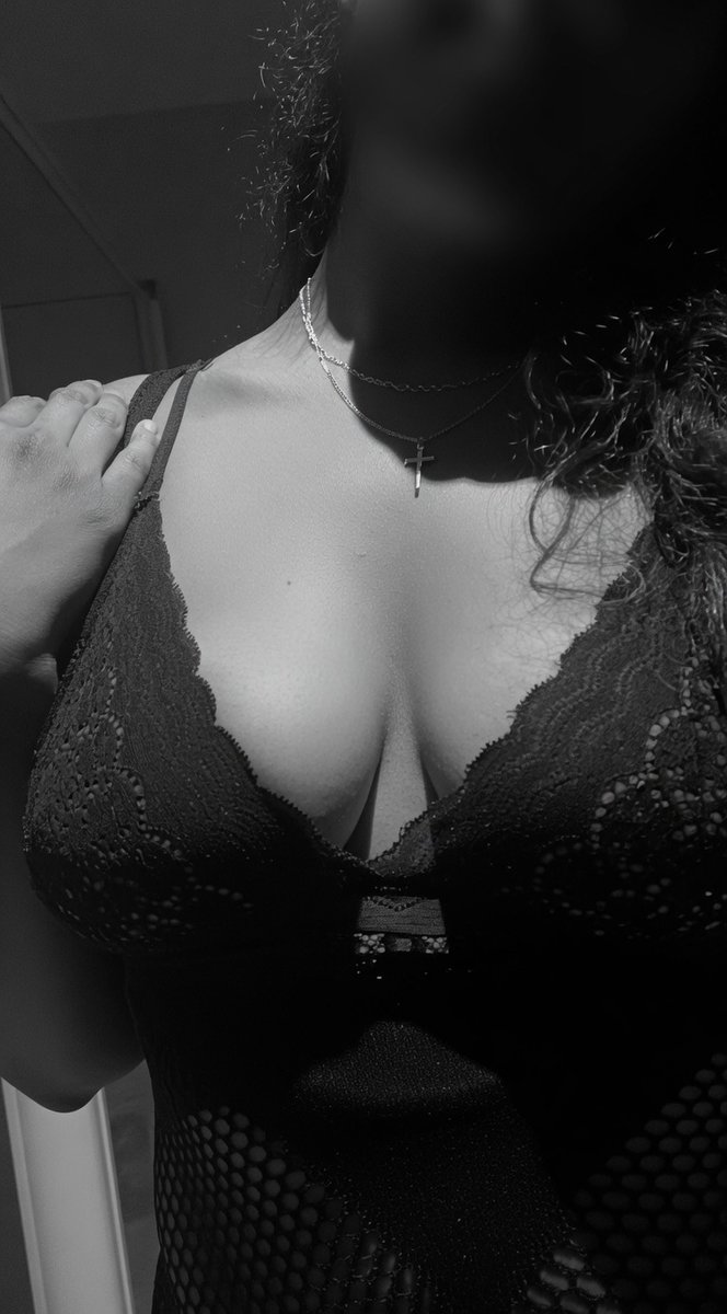 MsDarkDesires's tweet photo. ♡ not new to #nsfwtwt   

♡ this is my intro !    
♡ 28
♡ she/her  
 ♡ bi  
♡ sub!!   
♡ mostly hard kinks      

♡ &amp; rt to be moots !!!

#desi #bbc #hotwife #nsfwtwt #nsfw #wife #blacked #bwc #used #slut https://t.co/Pkfkk9r4y1