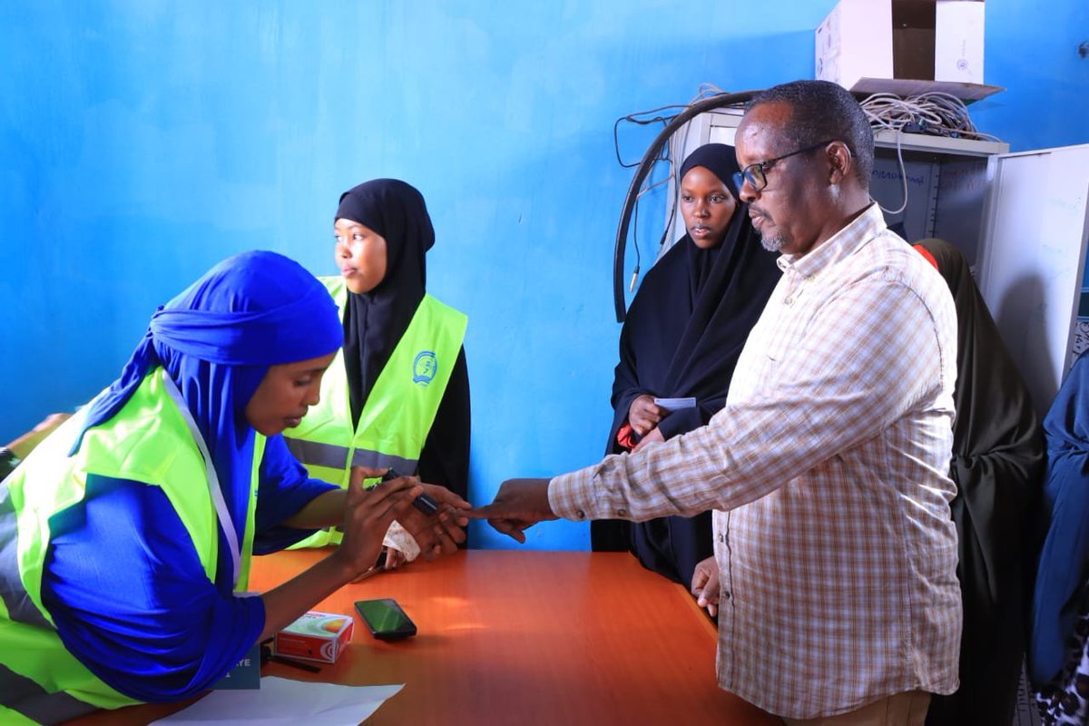 MowliidHaji's tweet photo. #UPDATE: Thousands Vote in Galmudug’s First One-Person, One-Vote Election
Thousands of voters headed to polling stations on Thursday as #Somalia's central state of #Galmudug held its first one-person, one-vote elections, in what the election body described as a significant milestone in the country's ongoing democratic transition.
Long queues formed at polling centres across 11 districts, including the regional capital, #Dhusamareb, where residents cast ballots to elect members of local councils and the Galmudug State Parliament.
According to Somalia’s National Independent Electoral Commission, 267,420 registered voters are eligible to participate in the polls. Twelve political organisations are competing for 89 seats in the Galmudug State Parliament, with 369 candidates contesting the election, including 57 women and 312 men.
Meanwhile, elections for 243 local council seats are being contested by 16 political organisations. A total of 924 candidates are running, including 198 women and 726 men.
To ensure security during voting, the Galmudug administration imposed a temporary curfew and movement restrictions across major towns. The restrictions exempt security forces, election officials, accredited media, and other personnel directly involved in the electoral process.
Political analysts say the vote could mark an important step in Somalia's efforts to expand direct elections and gradually replace the clan-based indirect electoral system that has shaped the country's politics for decades.