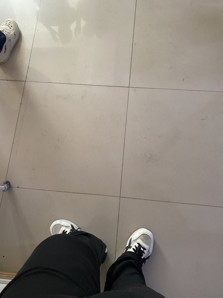 ajsofshift tweet picture