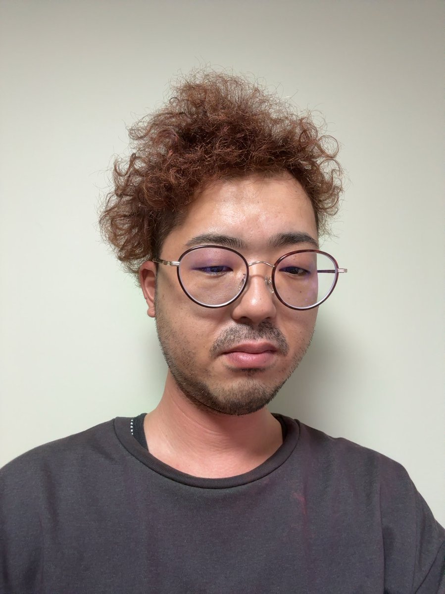 lets_takuya's tweet photo. メガネを買い替えました〜😆☝️
欲しかったデザイン👍✨
それにしても、写真写りが悪いっス笑
#OWNDAYS https://t.co/aIS7qAee9g