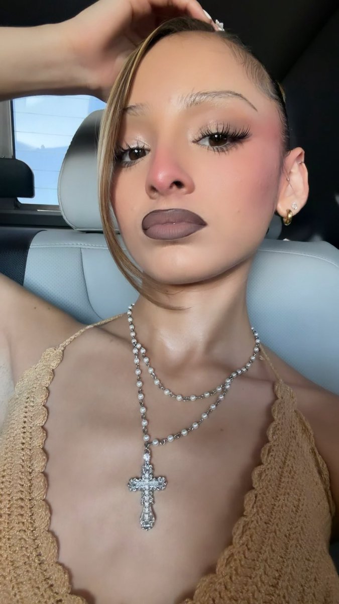 tinyytyrant's tweet photo. pay me 😍😛🫲💗 https://t.co/kejju5kQcr
