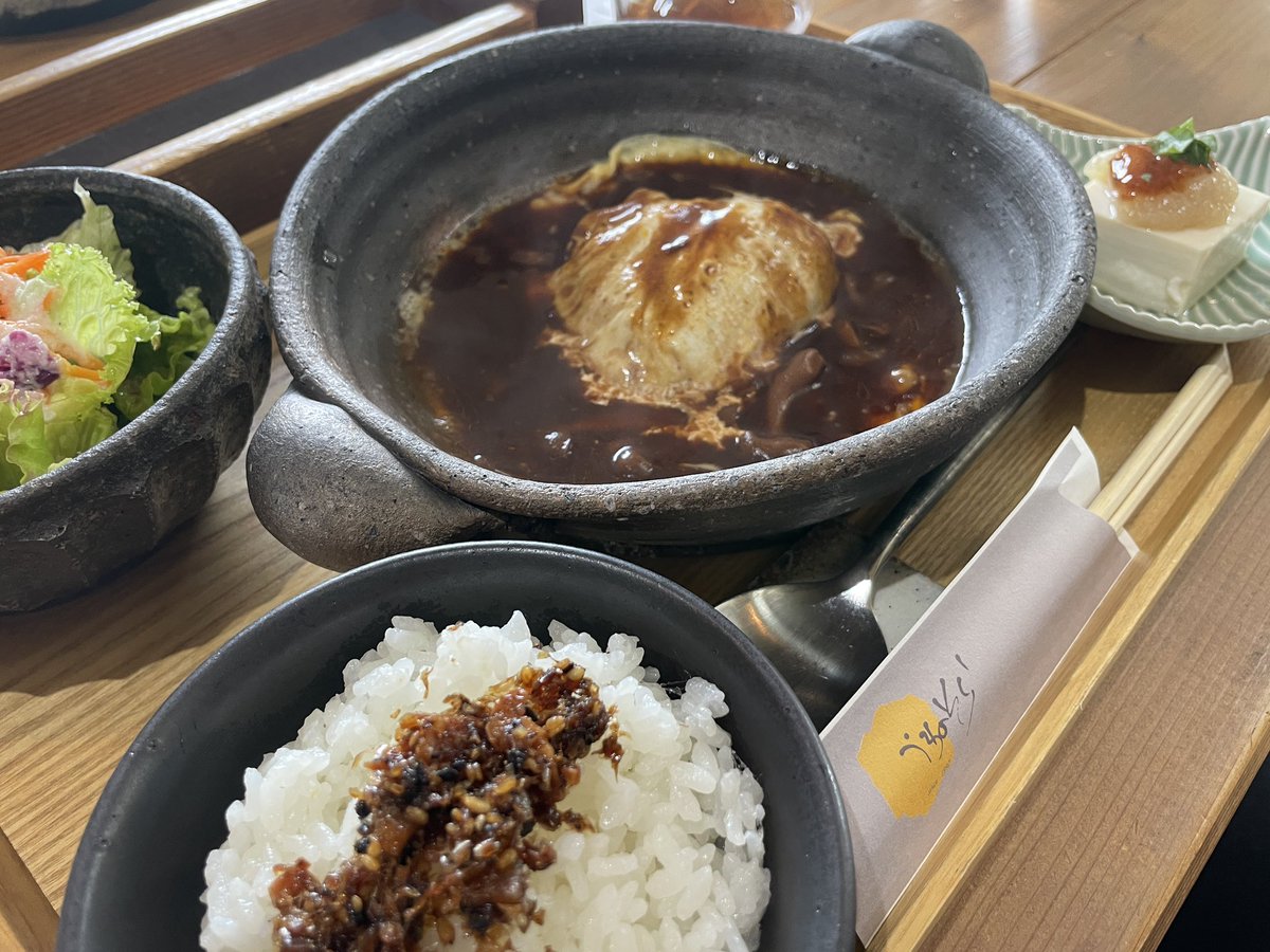 xMiic0x's tweet photo. 高校の同級生と月一ランチ🍽️
いつもよりちょっと遠出して気になってたカフェ行ってきたぜ☕️
ハンバーグランチ美味しかった🤤🫶

２件目のカフェはいつの間にか関学の近くに出来てた👀
バニラの香るコーヒーだったけどまた飲みたい好みの味😊 https://t.co/rO12Bwq5fN