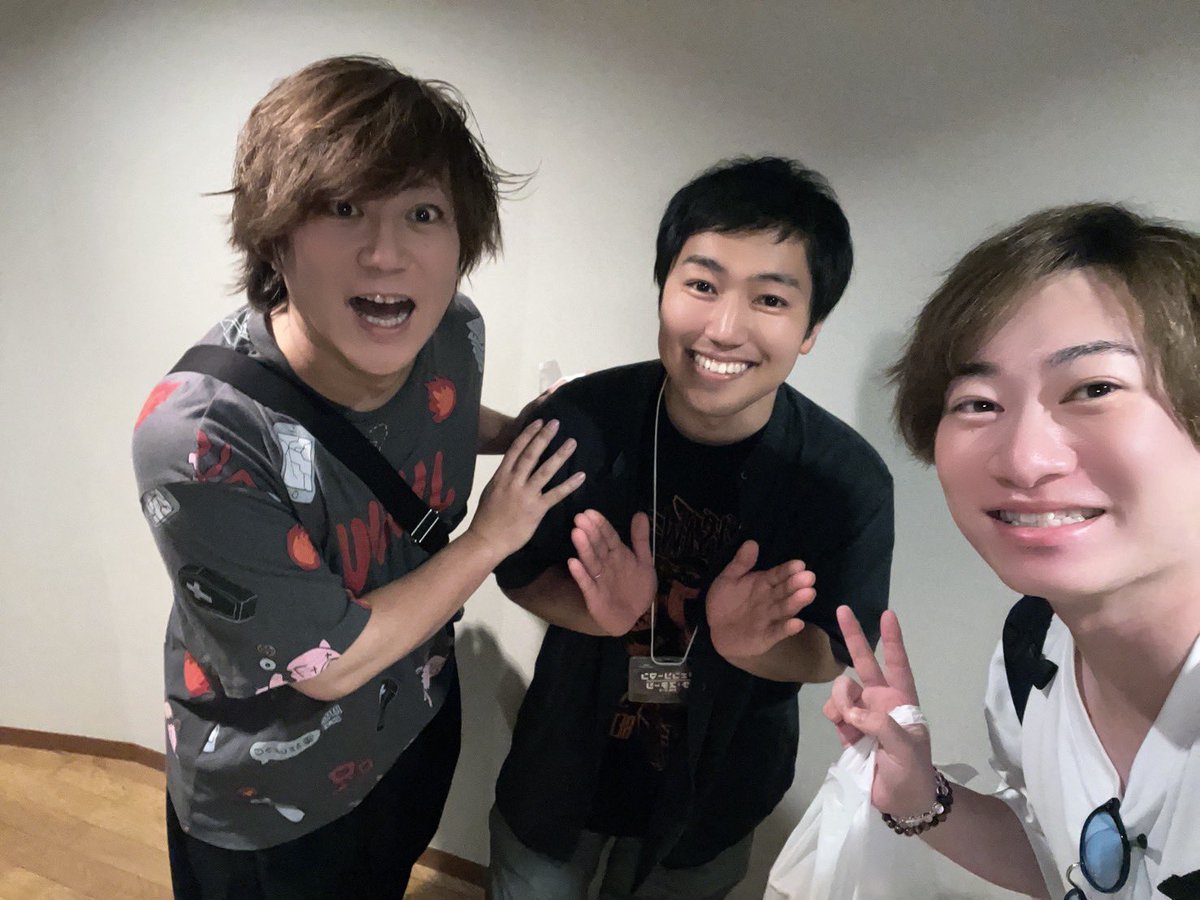 rikumidori's tweet photo. 「#チェンソーマン」
ザ・ステージ レゼ篇

一生と観劇⭐️ 
大さん観れてウキウキです💚
#SEPT で次会う日を楽しみに🎵
賢祐にも会えましたw

とても美しく素敵な演劇を観れ幸せでした。ありがとうございました💚

最後に甥っ子チェンソーマンを添えて（笑）自分で作ったそうですw

#チェンステ https://t.co/7dunw9yPWT