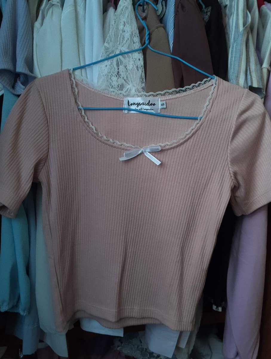 Deardear_a_'s tweet photo. 30 บาท #ส่งต่อเสื้อผ้า #โล๊ะตู้ https://t.co/w7i9ANAJU4